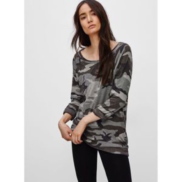 ARITZIA / TNA / DEL MAR CAMO LONG SLEEVE TEE